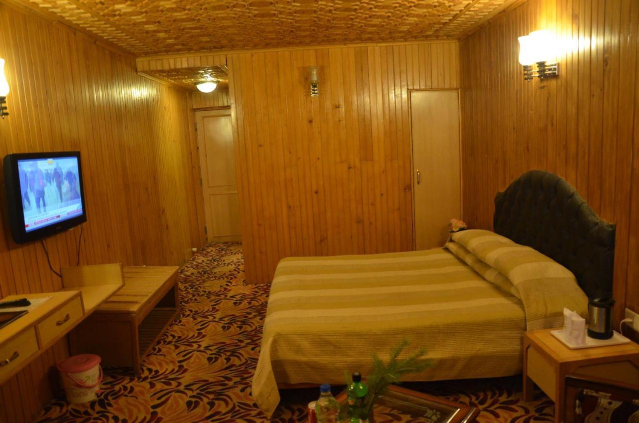 Hotel Hilltop Gulmarg JAMMU AND KASHMIR Экстерьер фото